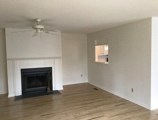 Fireplace - 11 Pinehurst Mnr