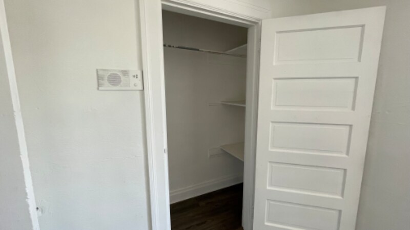 Building Photo - 2404 Charcot St