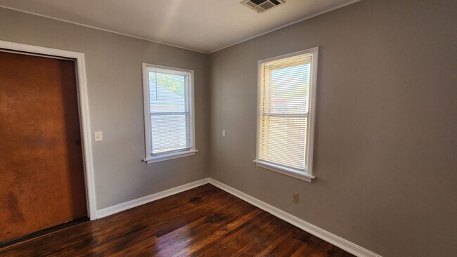 Building Photo - 3 Bedroom 1 Bath Home in Great Neighborhood!