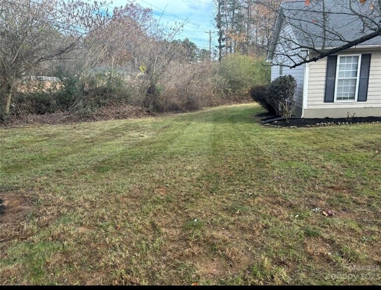 Building Photo - 100 Coventry Dr