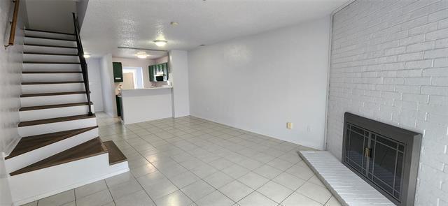 Building Photo - 617 Carriagehouse Ln