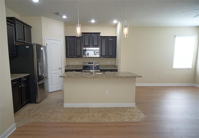 Building Photo - 2822 Lantern Hill Ave