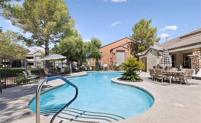 Building Photo - 555 E Silverado Ranch Blvd