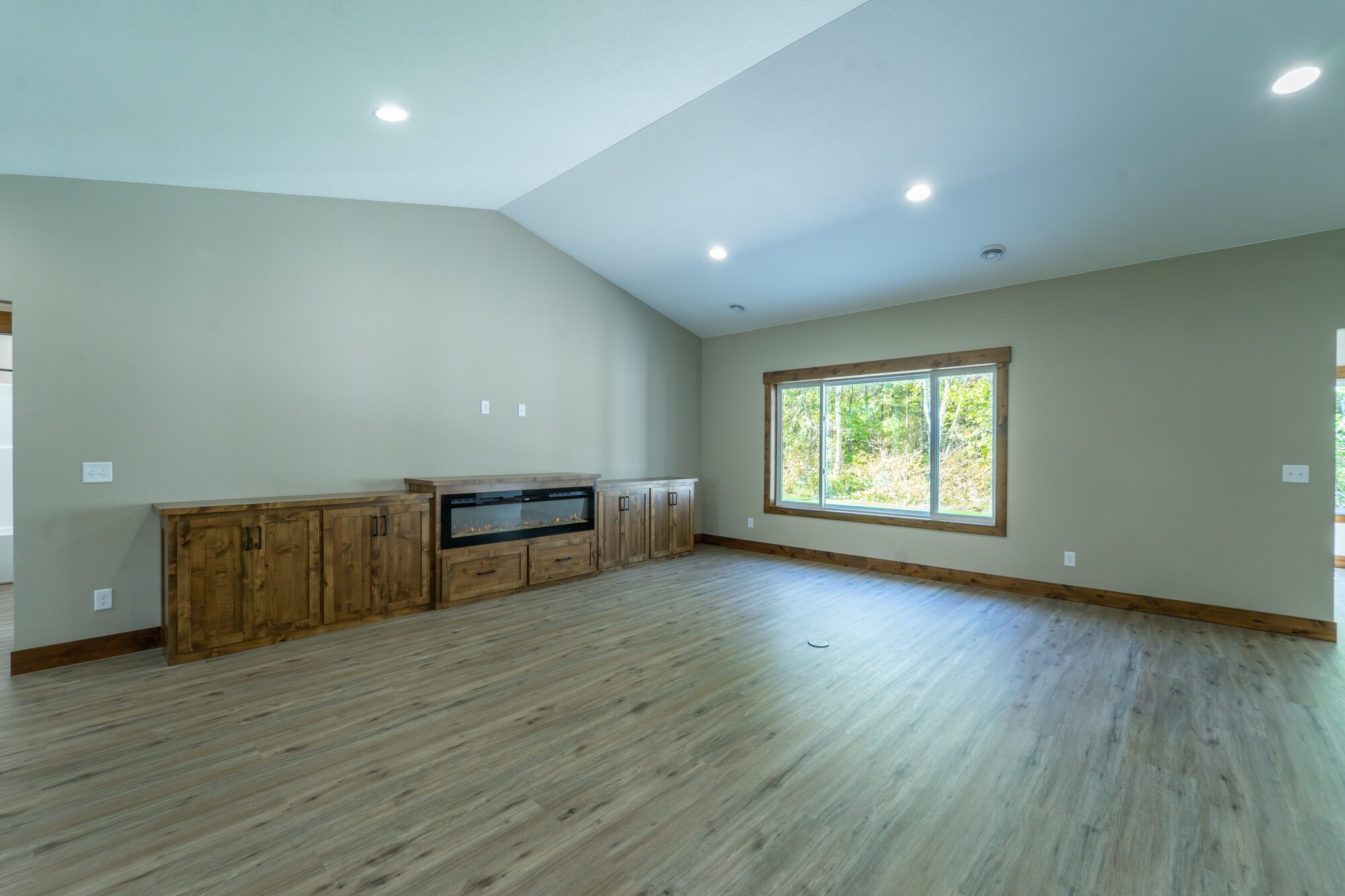 Building Photo - 11567 Forestview Dr