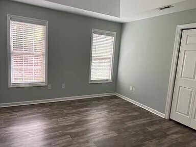 Building Photo - Charming 3 Bedroom/2 Bath