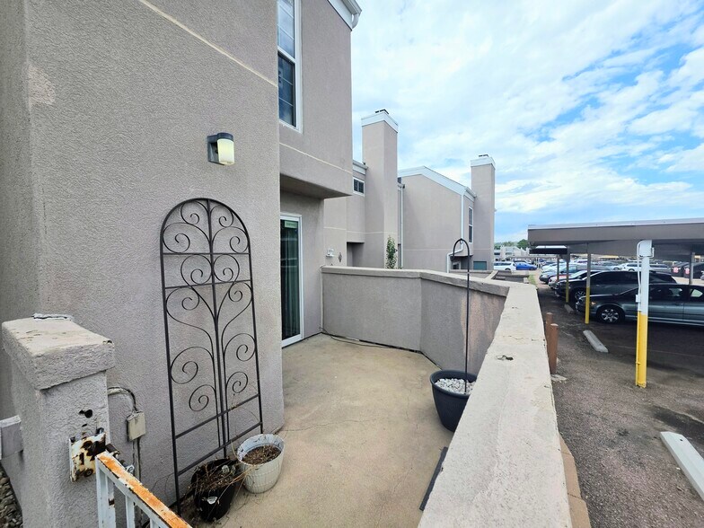Building Photo - 3110 Van Teylingen Dr