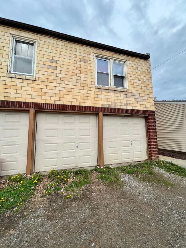 Building Photo - 3604 6th Ave
