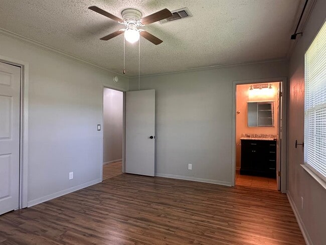 Building Photo - 110 Jones St