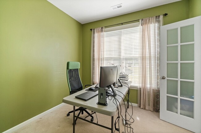 Building Photo - Beautiful 4 Bedroom, 2.5 Bath in Ballantyn...