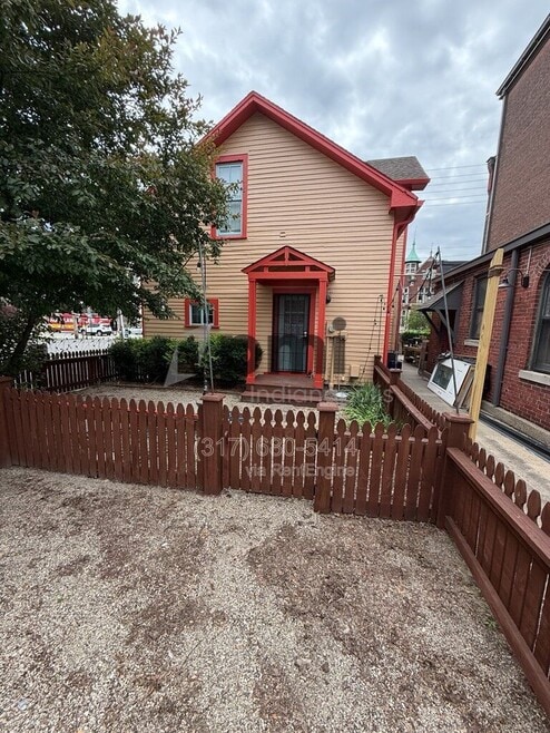 Building Photo - 233 N East St