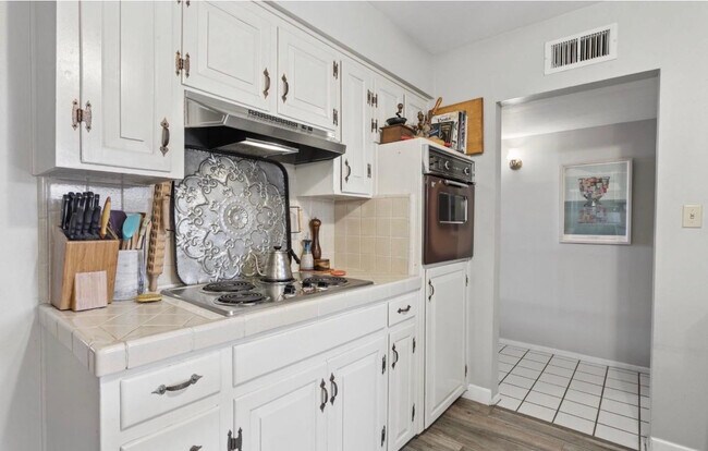 Building Photo - 1030 E Bethany Home Rd