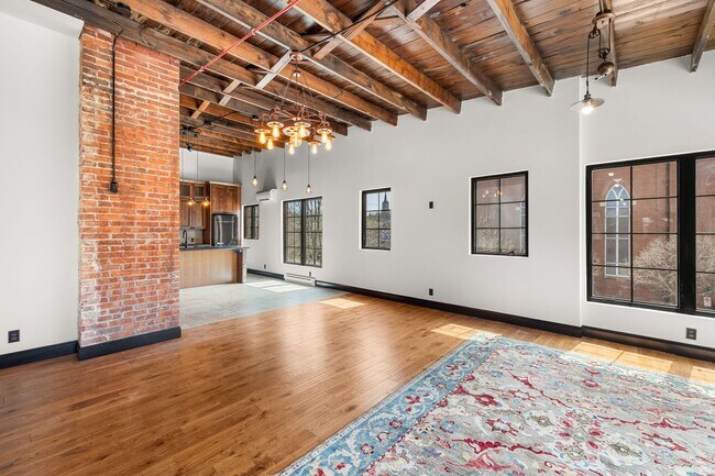 Building Photo - Thiel on 9th