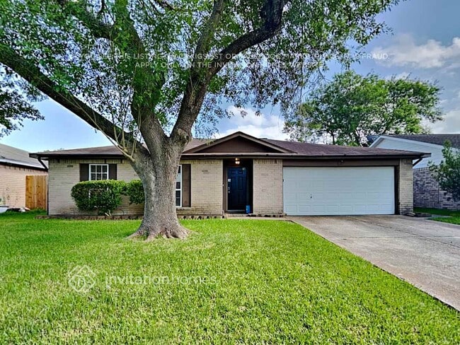 Building Photo - 9812 Robin St