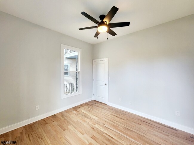 Building Photo - 24 W Stewart St