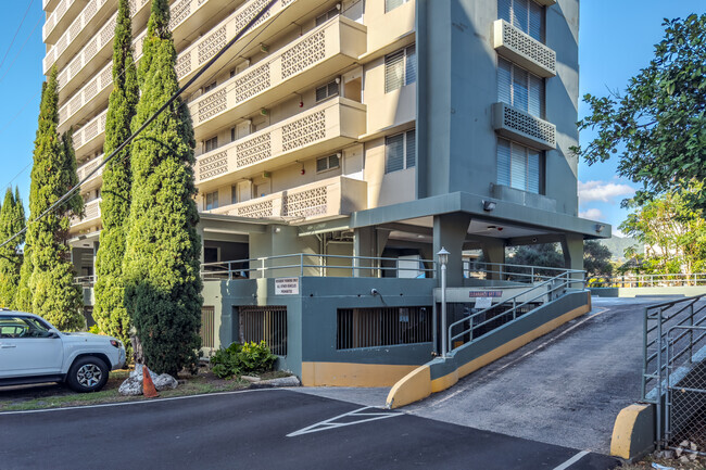 Building Photo - Hono Hale Towers