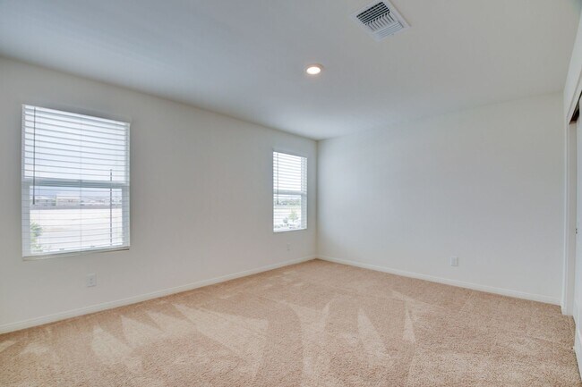 Building Photo - SPARKLING POOL in TULE SPRINGS