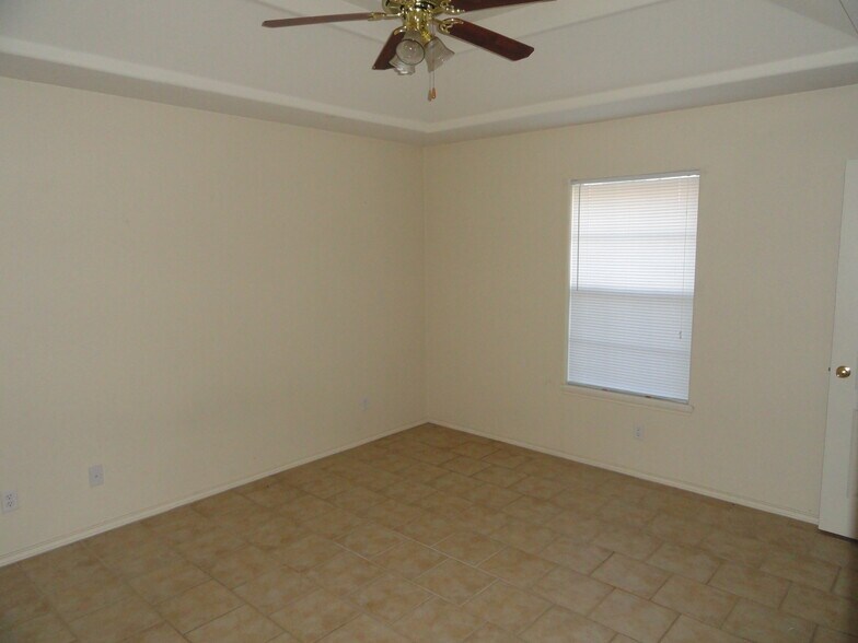 Building Photo - 3823 W Faith Hill St