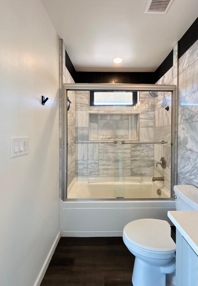 Building Photo - 1750 W Pearce Rd