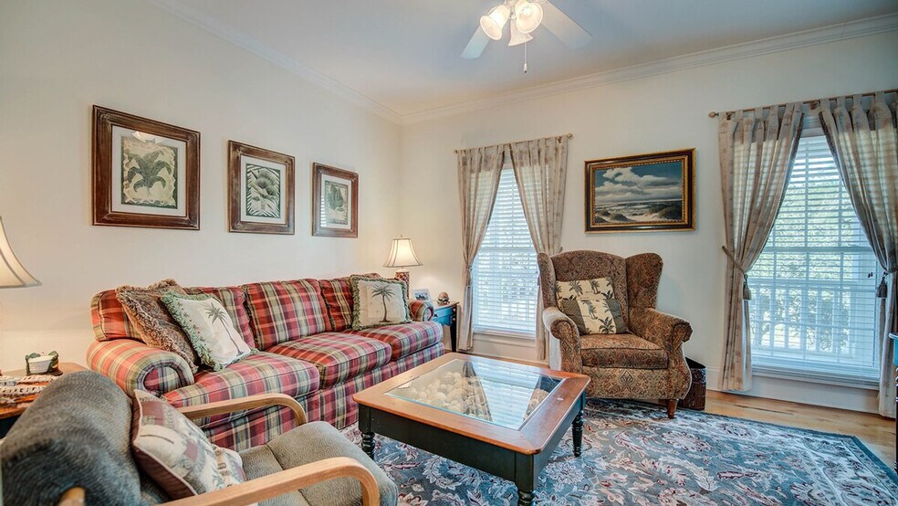 Building Photo - 203 Whiting Ln