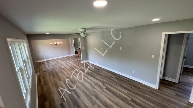 Building Photo - 43 Memory Ln
