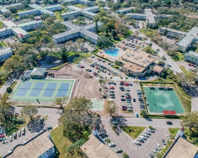 Building Photo - 2464 Australia Way E