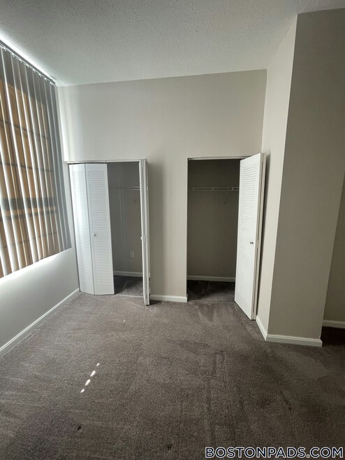 Building Photo - 2 Weaver Street