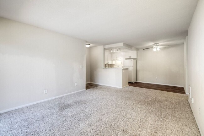 Building Photo - 432 Edgehill Ln