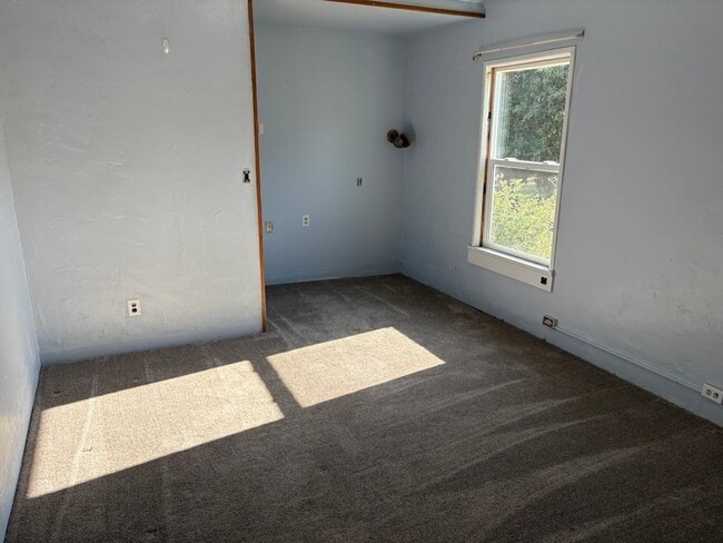 Building Photo - 4639 James Ave