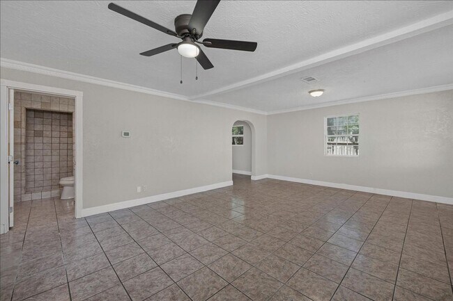 Building Photo - Beautiful large home for Rent $500 off first Month Rent