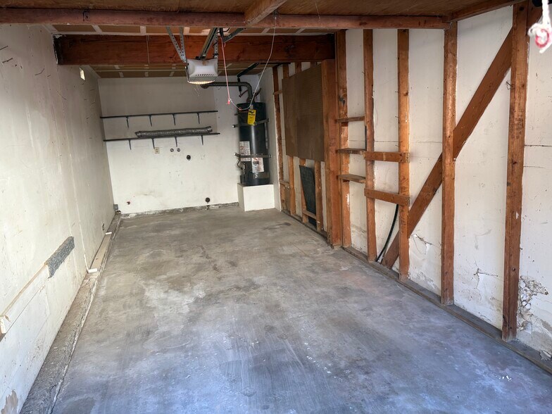 Building Photo - 2188 Via Robles