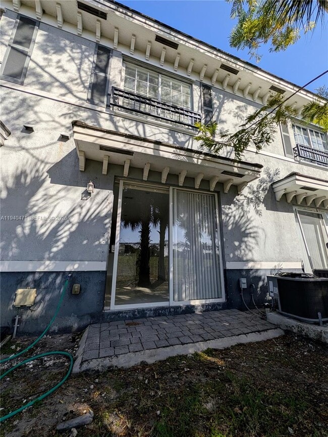 Building Photo - 3484 NW 13th St