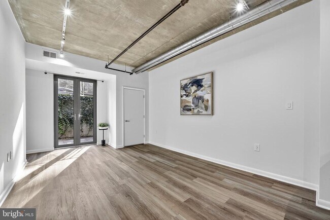 Building Photo - 1300 N St NW