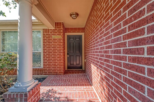 Building Photo - 3403 Sparta Dr