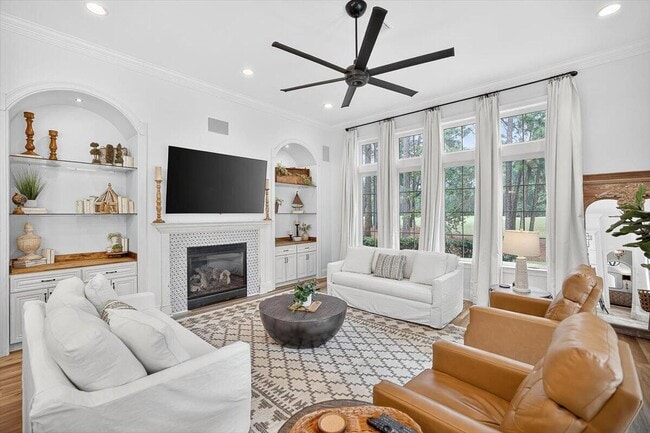 Building Photo - 3161 Club Dr