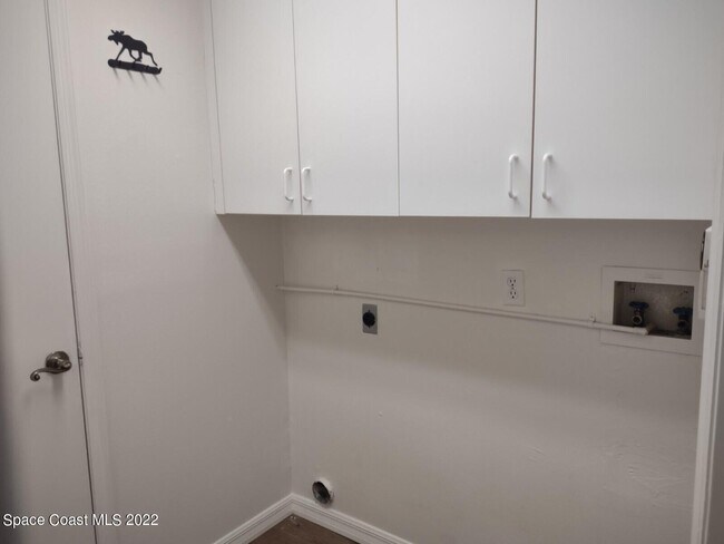 Building Photo - 1792 Ladderback Ct