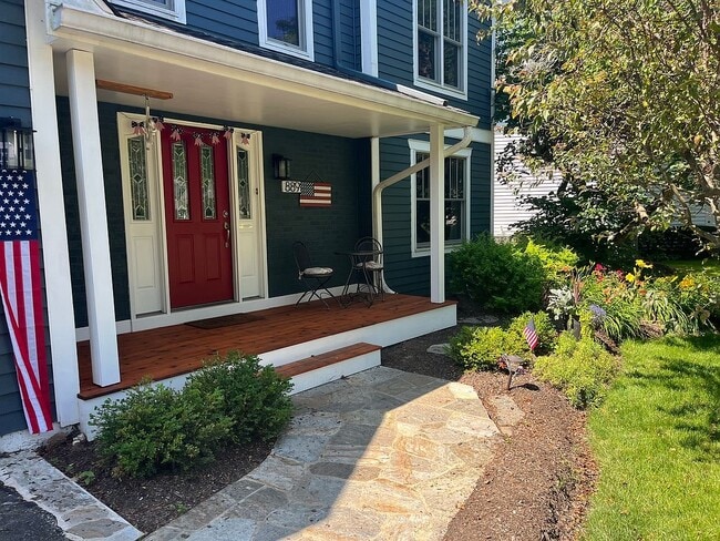 Building Photo - 889 E Stonebridge Ct