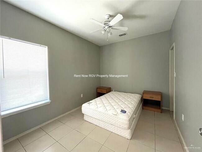 Building Photo - 12 Miroslava Ave
