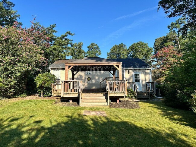 Building Photo - 1109 Dinwiddie Ave