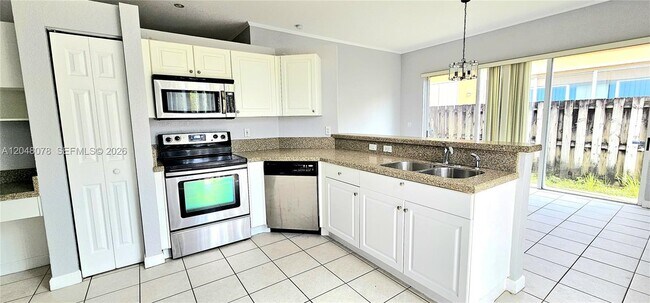 Building Photo - 21460 SW 90th Ct