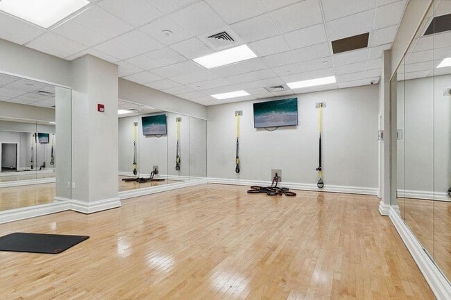 Building Photo - 2501 S Ocean Dr