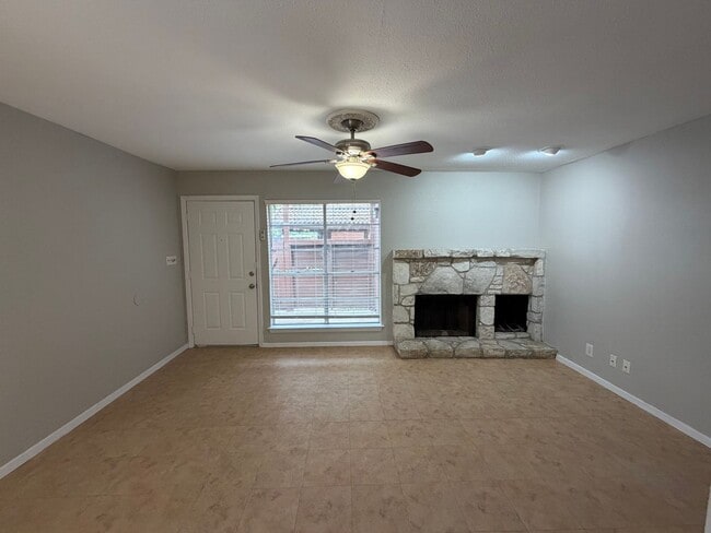 Building Photo - NICE 1 BR CONDO IN DESIRED GATED COMMUNITY*EASY ACCESS TO I35, 410, AND SHOPPING*APPLIANCES INCLU...