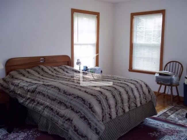 Building Photo - Single-Family House, High-End Appliances, Garage Parking, Central Heat/AC