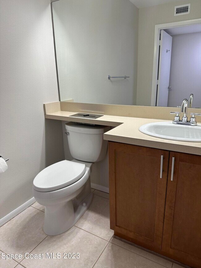 Building Photo - 1880 Long Iron Dr