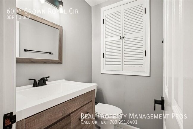 Building Photo - 6006 Crown Royal Cir