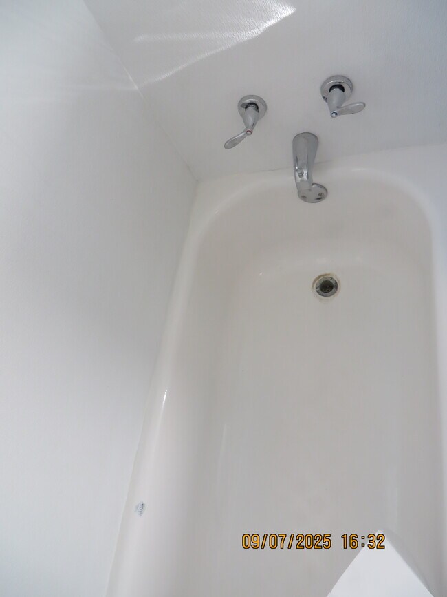 Building Photo - 1625 Walton St