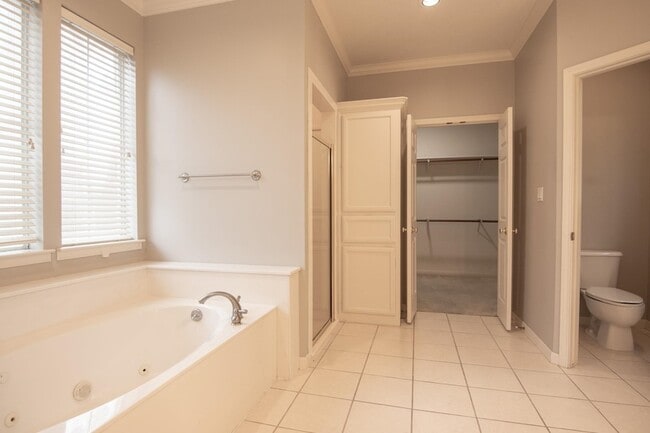 Building Photo - 6180 Gracemount Ln