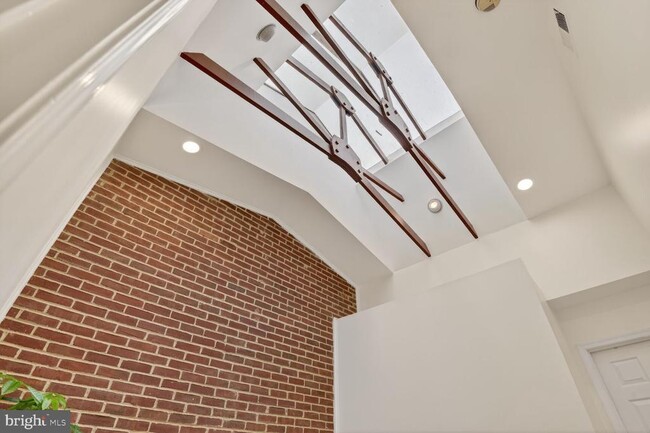 Building Photo - 7511 Bradley Blvd