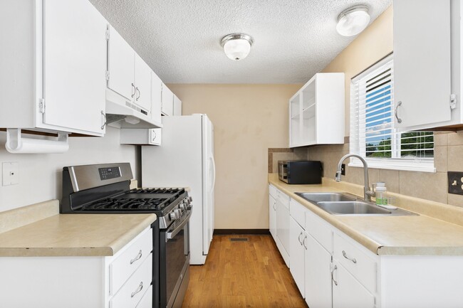 Building Photo - 7105 Omaha Blvd