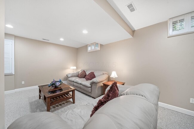 Building Photo - 4939 Stonehaven Dr