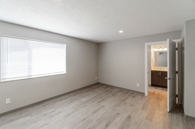 Building Photo - 17121/17123 E Boone Ave